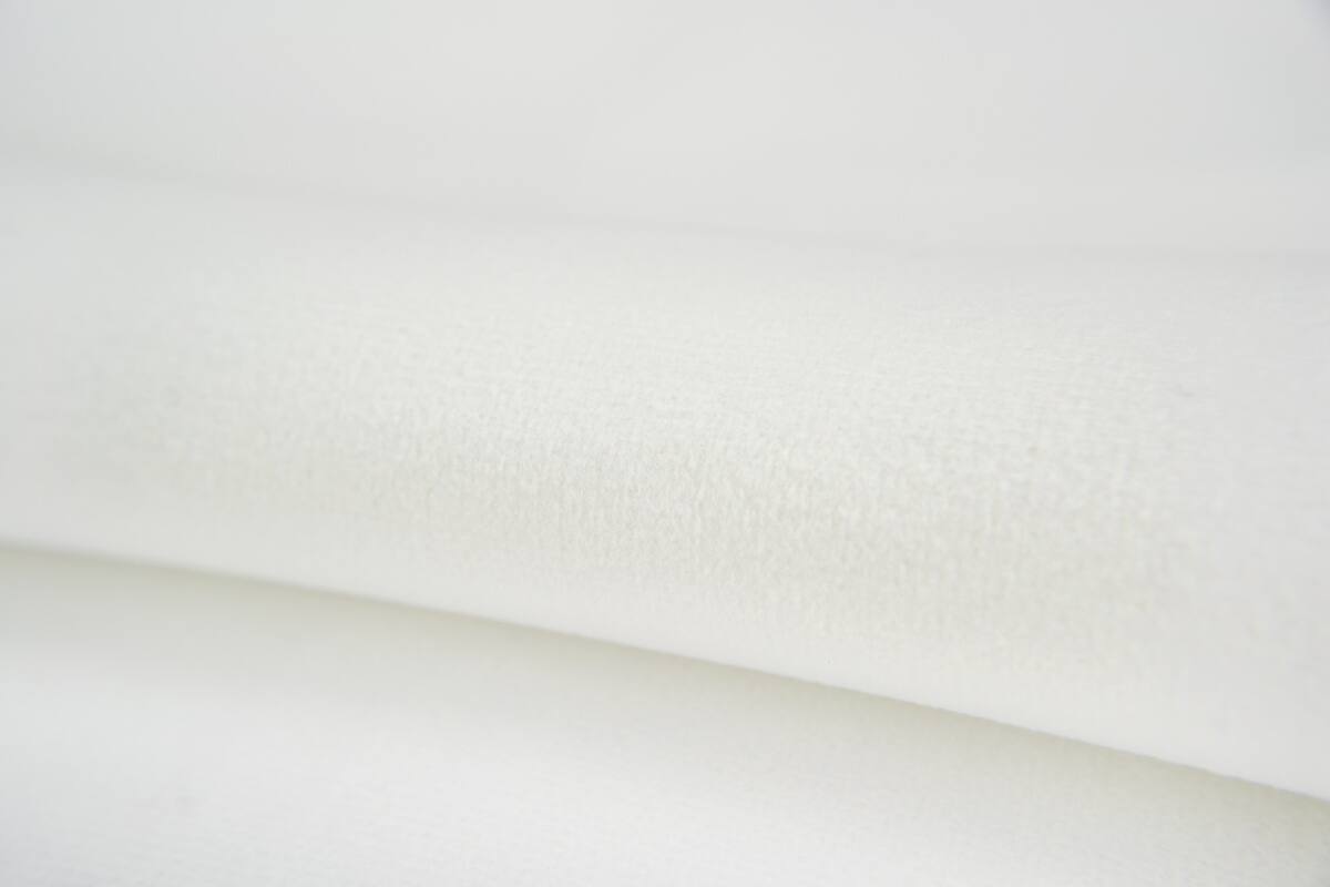 Trindade 250, +/- 250 g/m2
For subli transfer
2" core
1,48 x +/- 95 m