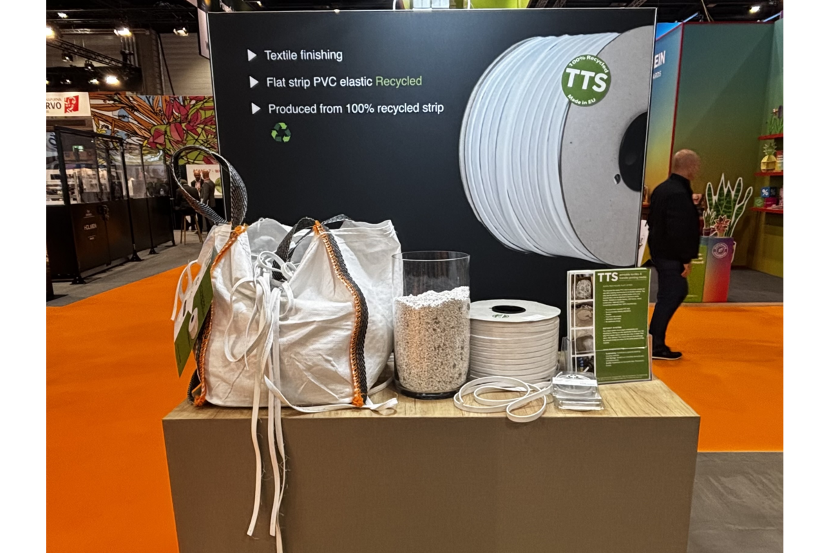 Flat profile A2085 
100% recycled, 14x3 mm
(PVC elastic, white), 200 m/spool