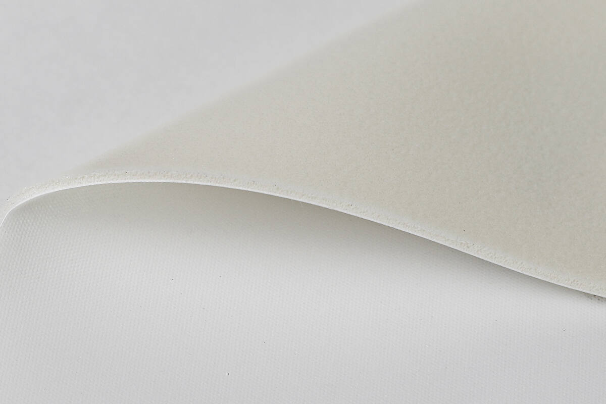 Floor Vinyl Whiteback 1000 FR, +/- 1000 g/m2
For UV and Latex
92% PVC and 8% Polyester, Slip resistance class R11
3,20 x +/- 25 m