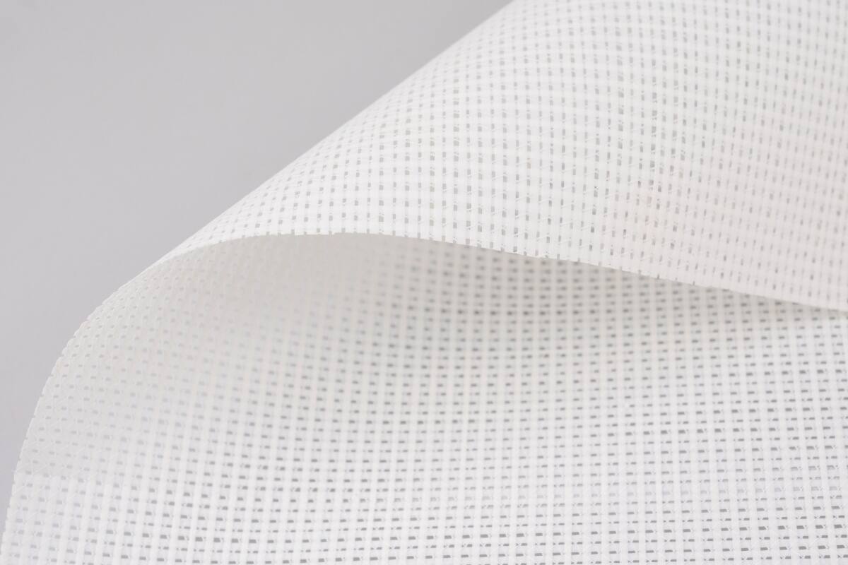 PVC-free Mesh 180 FR, +/- 170 g/m2
For UV & latex and (eco)solvent
3,20 x +/- 100 m
