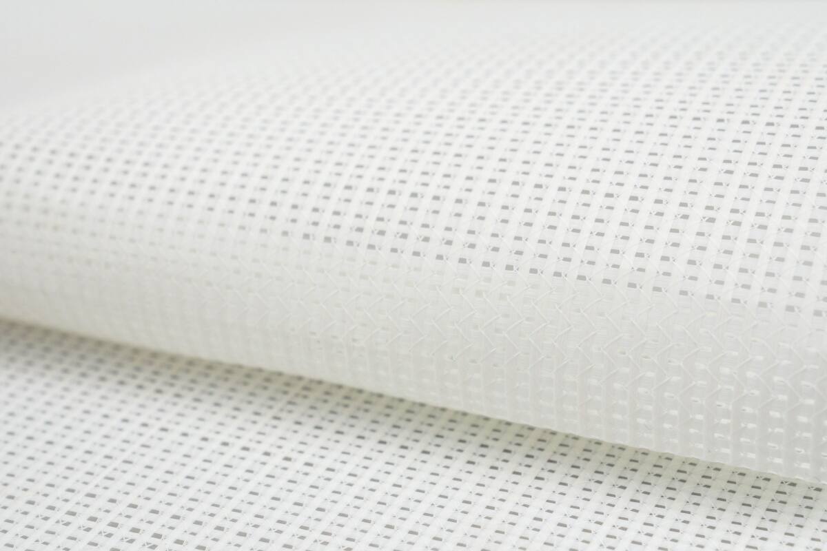 PVC-free Mesh 180 FR, +/- 170 g/m2
For UV & latex and (eco)solvent
3,20 x +/- 100 m