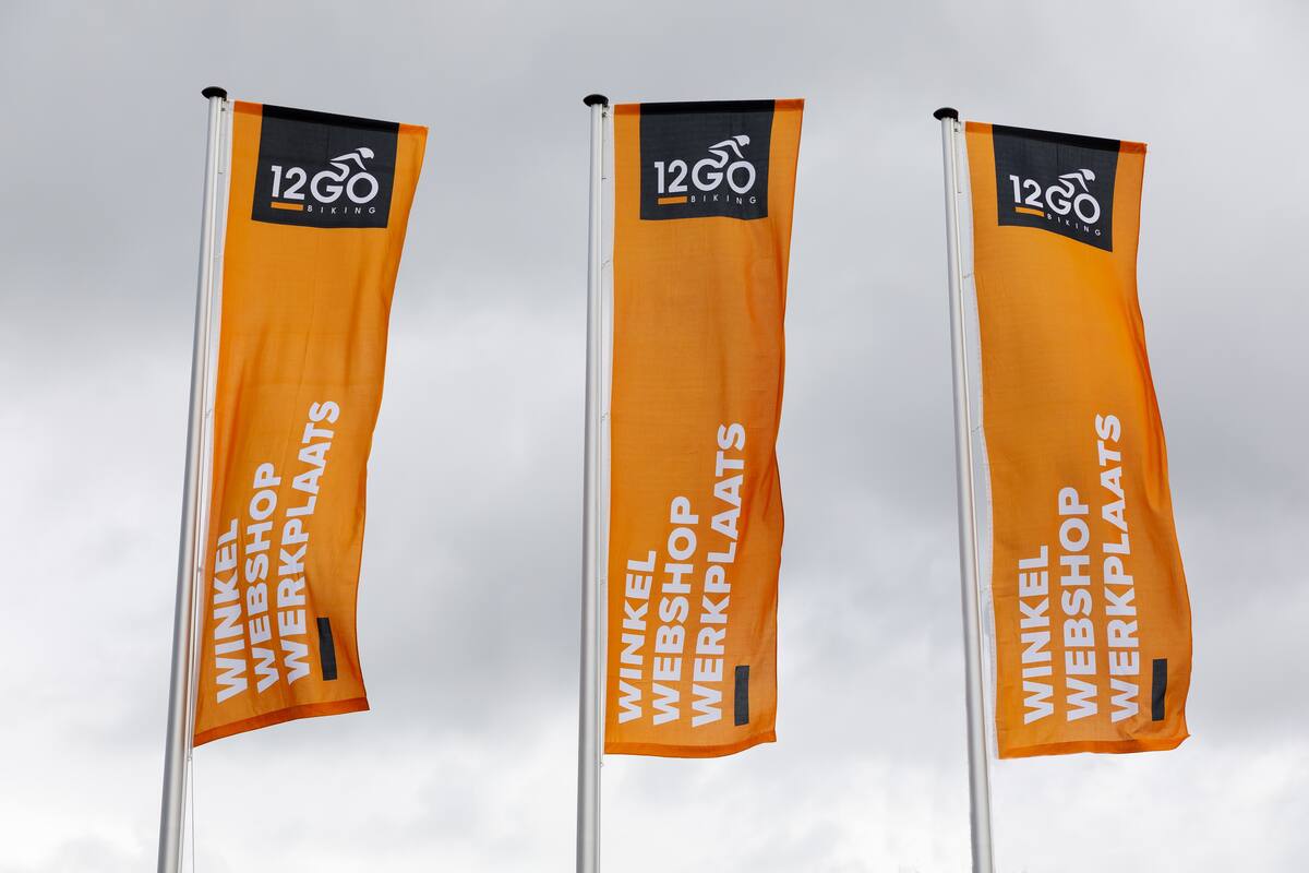 Wave Flag 120 FR, +/- 120 g/m2
For subli transfer & direct
3,20 x +/- 200 m