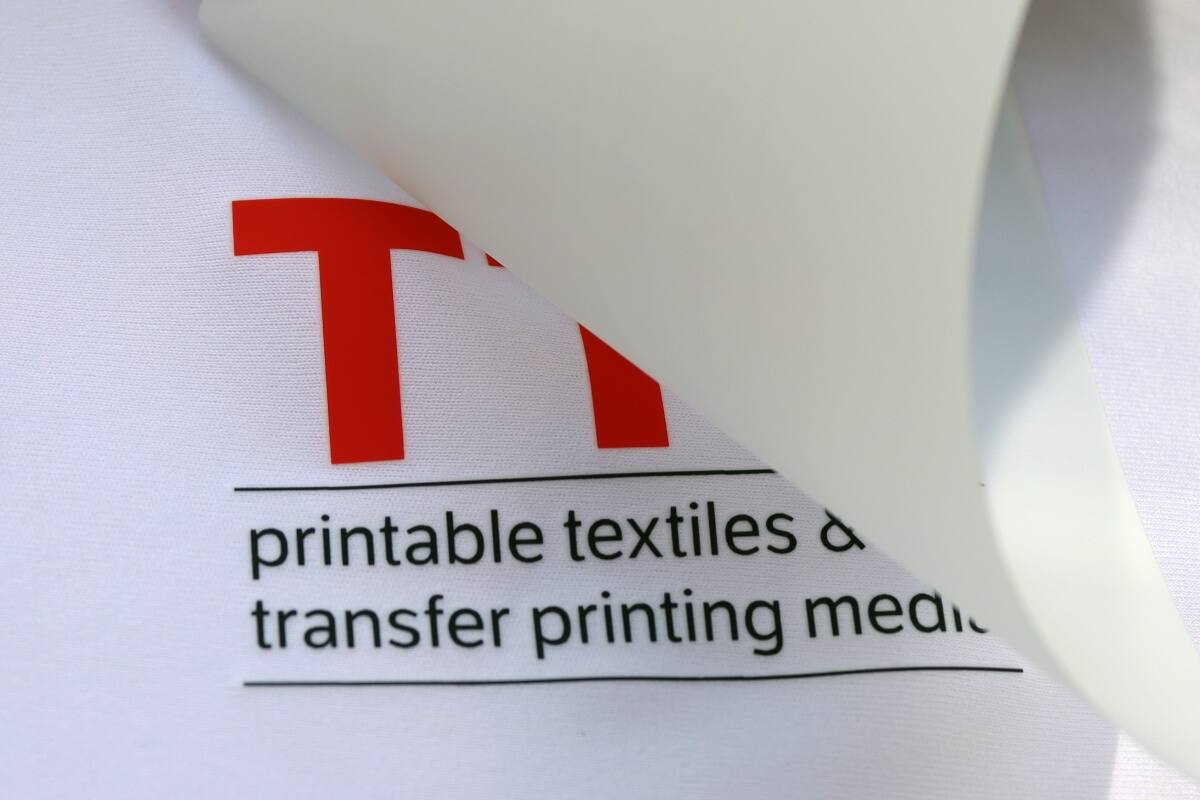 Polyester transfer film HCS100/2C-HP
two sides matt, 50x70 cm
200 sheets/pack