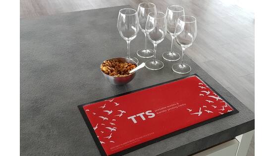 Bar Mat 225x830, 12 mm border