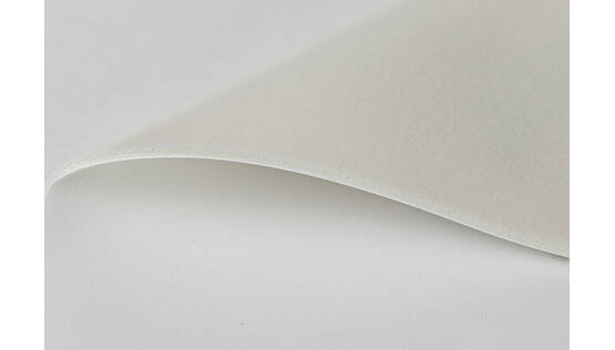 Floor Vinyl Whiteback 1000 FR, +/- 1000 g/m2
For UV and Latex
92% PVC and 8% Polyester, Slip resistance class R11
3,20 x +/- 25 m