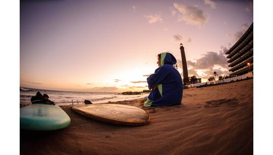 Surf Poncho
for subli transfer
100% microfiber on top / 100% cotton on reverse side
+/- 400 gsm - 80 x 115 cm