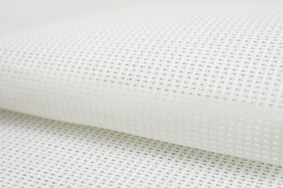 PVC-free Mesh 180 FR, +/- 170 g/m2
For UV & latex and (eco)solvent
3,20 x +/- 100 m